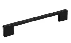 Černá mat. 192mm Minimalistická nábytková úchytka v matném provedení. Díky čistému rovnému tvaru se hodí do moderních kuchyní i vestavných skříní a dobře ladí s jednobarevnými i dřevo-dekorovými dvířky. - Spodní dřezová skříňka, 450 mm